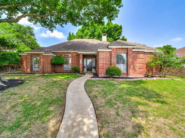 205 Elder Oak Drive, Desoto, TX 75115