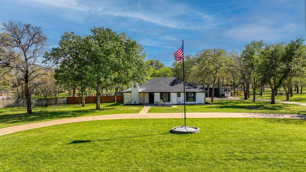 108 Meandering Way, Weatherford, TX 76086