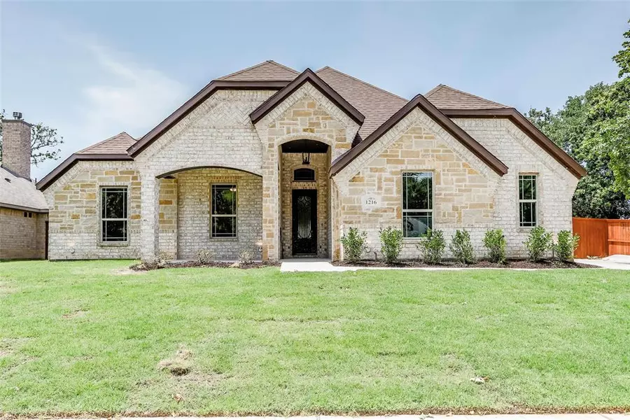 1216 Oak Harbor Boulevard, Azle, TX 76020