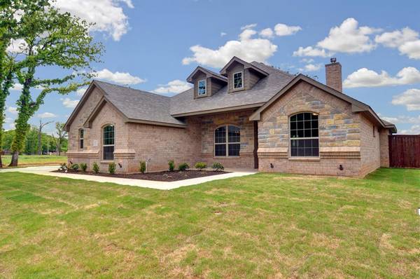 1212 Oak Harbor Boulevard, Azle, TX 76020