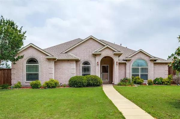 822 Foxwood Lane,  Wylie,  TX 75098