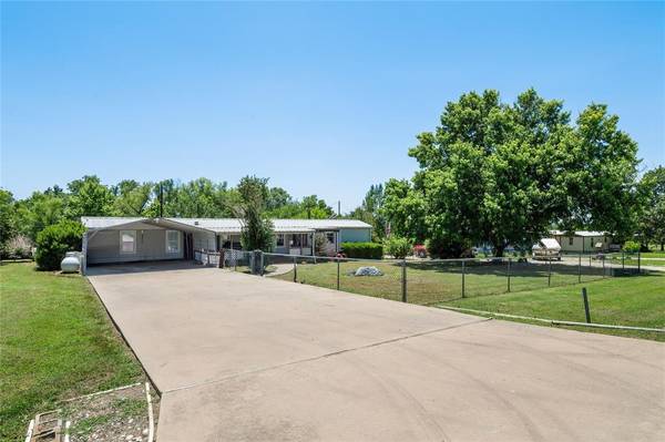 508 Deer Run, Southmayd, TX 75092