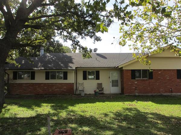 200 Oakridge Lane, Dawson, TX 76639