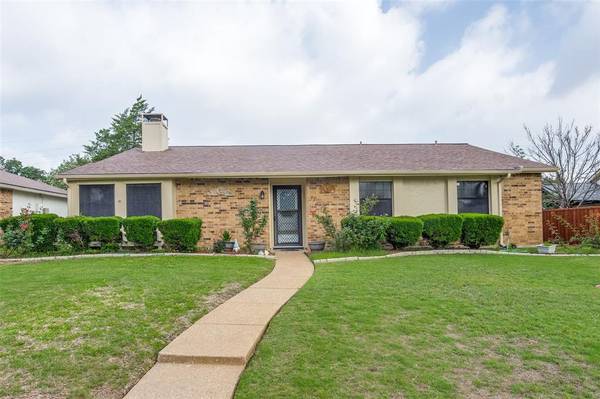 725 Middle Cove Drive,  Plano,  TX 75023