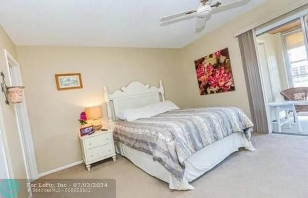 Vero Beach, FL 32962,17 Vista Palm Lane  #206