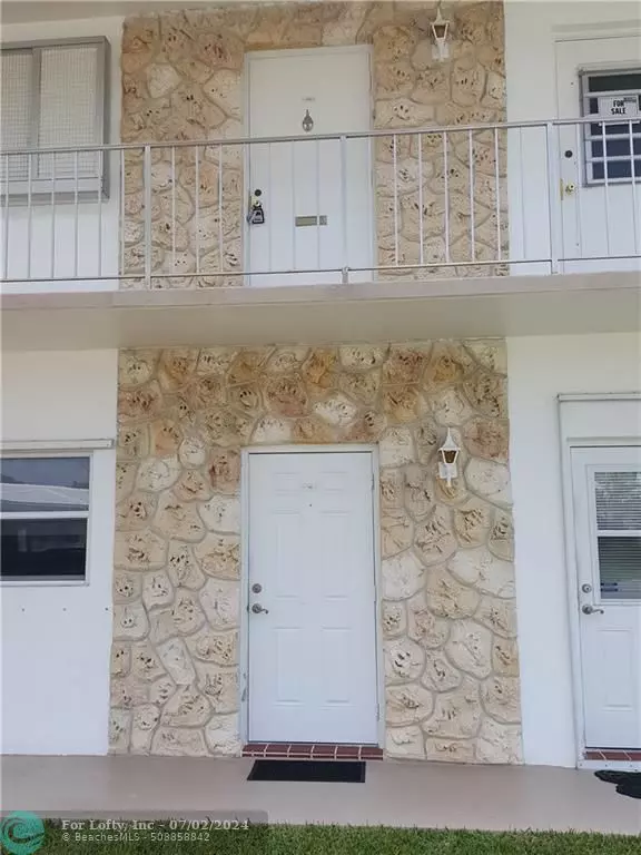 Pompano Beach, FL 33064,2850 W Golf Blvd  #216