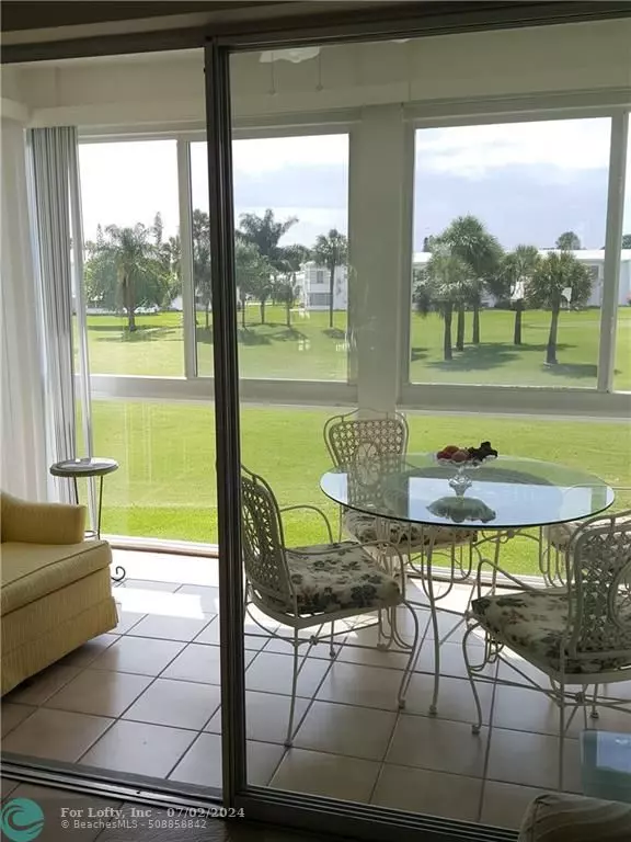 Pompano Beach, FL 33064,2850 W Golf Blvd  #216