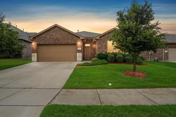 27 Auburn Drive, Edgecliff Village, TX 76134