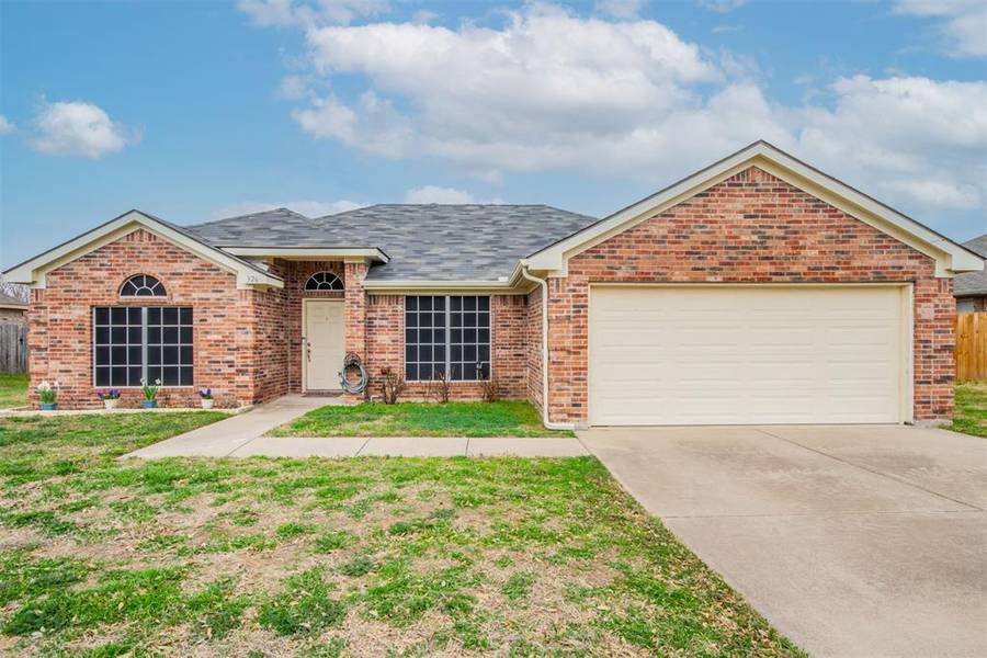 326 Willow Creek Drive, Weatherford, TX 76085