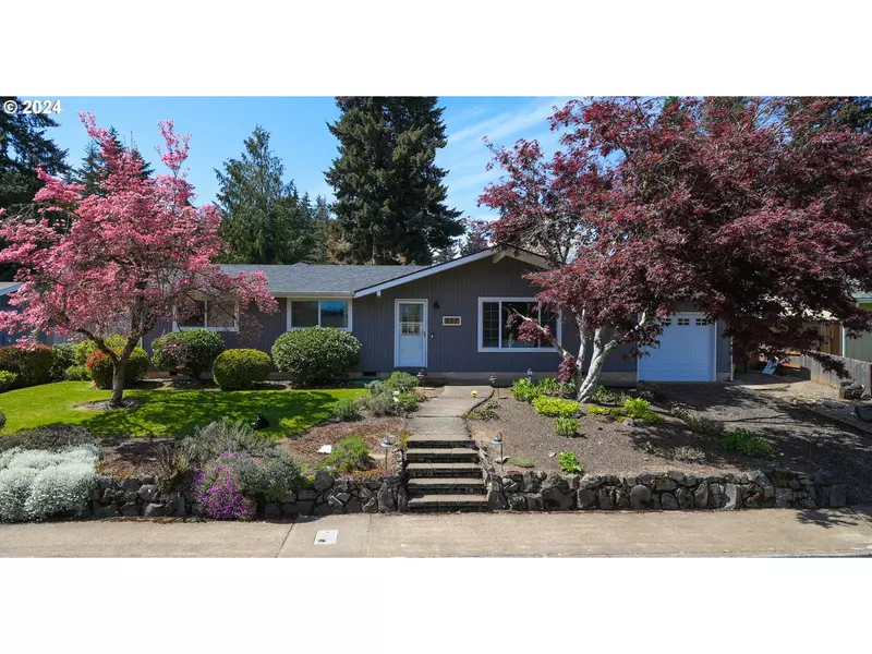 927 S R ST, Cottage Grove, OR 97424