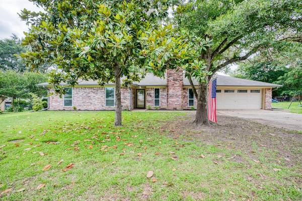 205 Helen Drive, Lindale, TX 75771