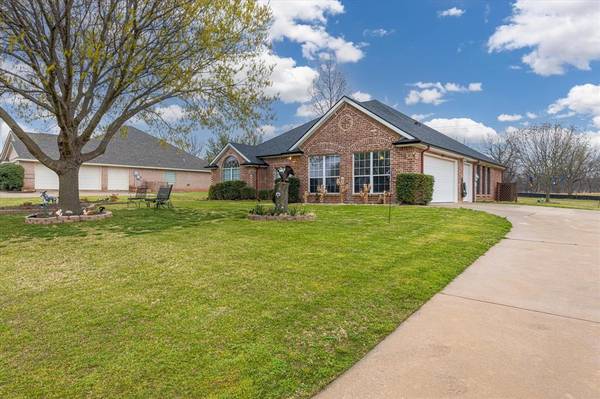 6911 Westover Drive, Granbury, TX 76049