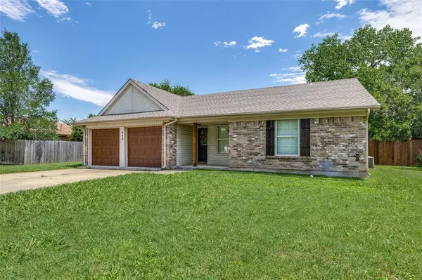 Burleson, TX 76028,449 Black Oak Lane