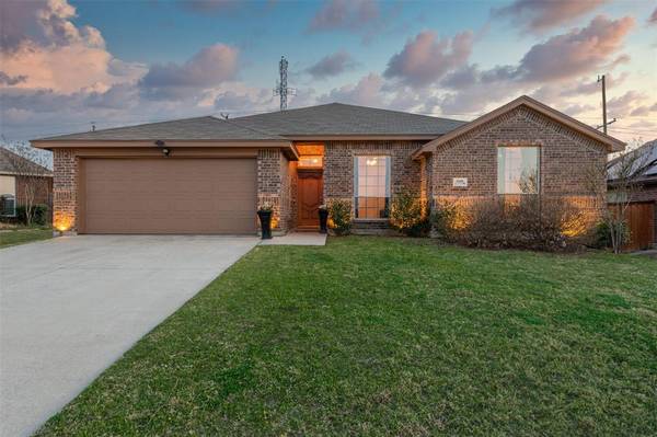 9209 Hunters Court,  White Settlement,  TX 76108