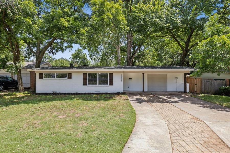 1208 W Lilly Lane, Arlington, TX 76013