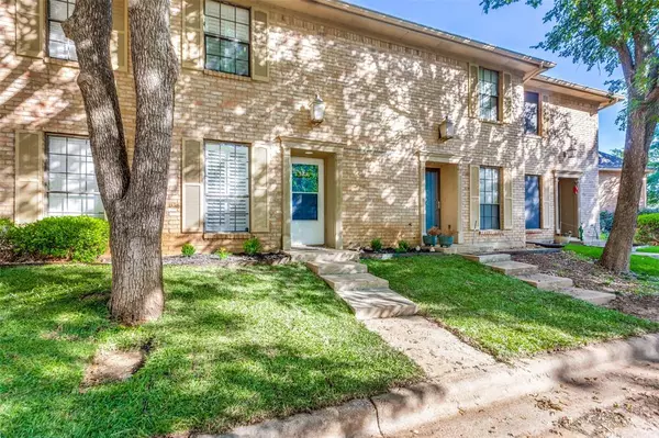 7316 Kingswood Circle, Fort Worth, TX 76133