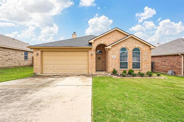 7137 Stewart Lane, Benbrook, TX 76126