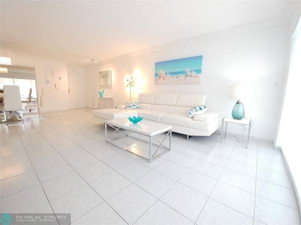 Sunny Isles Beach, FL 33160,200 178th Dr  #607