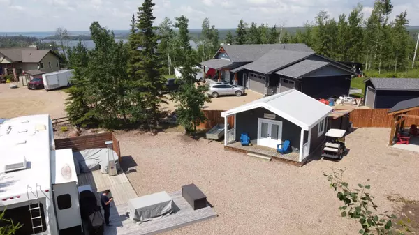 Lac Des Iles, SK S0M1A0,6 Cedar Close