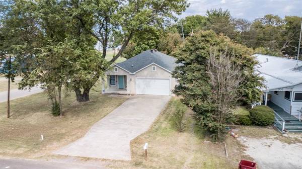 201 Old Highway 34,  Quinlan,  TX 75474