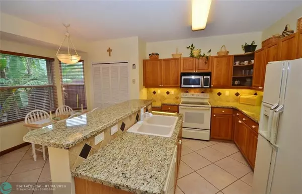 Pembroke Pines, FL 33029,426 SW 195th Avenue