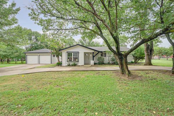 604 Joy Lane, Kennedale, TX 76060