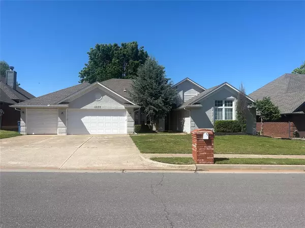 2833 W Creek Side Drive, Edmond, OK 73012