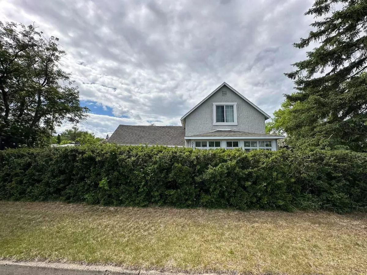 Ponoka, AB T4J1H2,5101 54 AVE