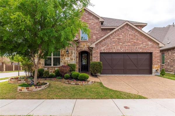 712 Warwick Boulevard, Lewisville, TX 75056