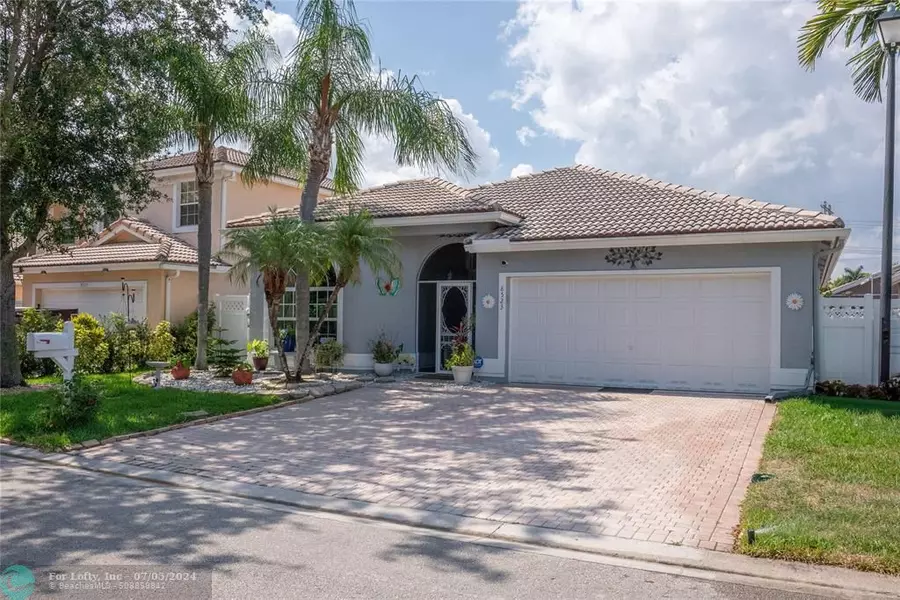 8523 NW 46th Dr, Coral Springs, FL 33067