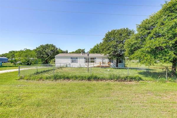 6009 Vinery Lane, Joshua, TX 76058