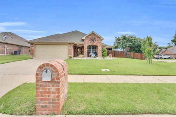 249 Lawson Farms Drive, Midlothian, TX 76065