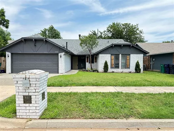 12004 N Silver Sun Drive, Oklahoma City, OK 73162