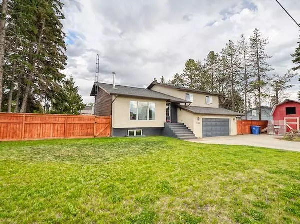 Three Hills, AB T0M 2A0,332 11 AVE NE