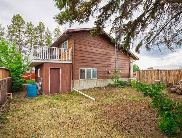 Three Hills, AB T0M 2A0,332 11 AVE NE