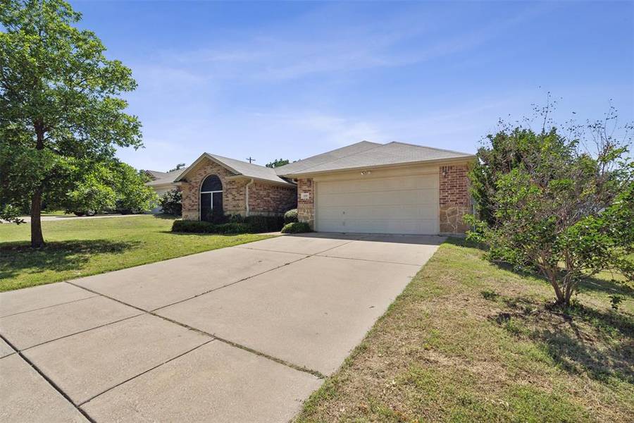 209 Wellington Trail, Weatherford, TX 76085