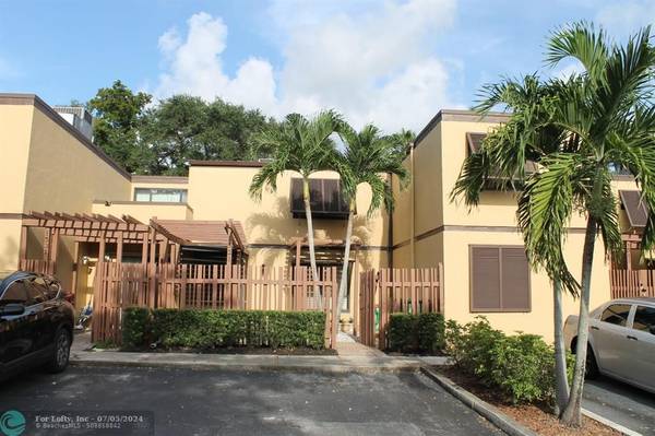 1521 E Golfview Dr  #1521,  Pembroke Pines,  FL 33026