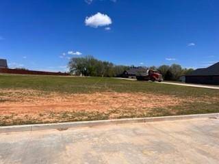 N Malle Drive, Ada, OK 74820