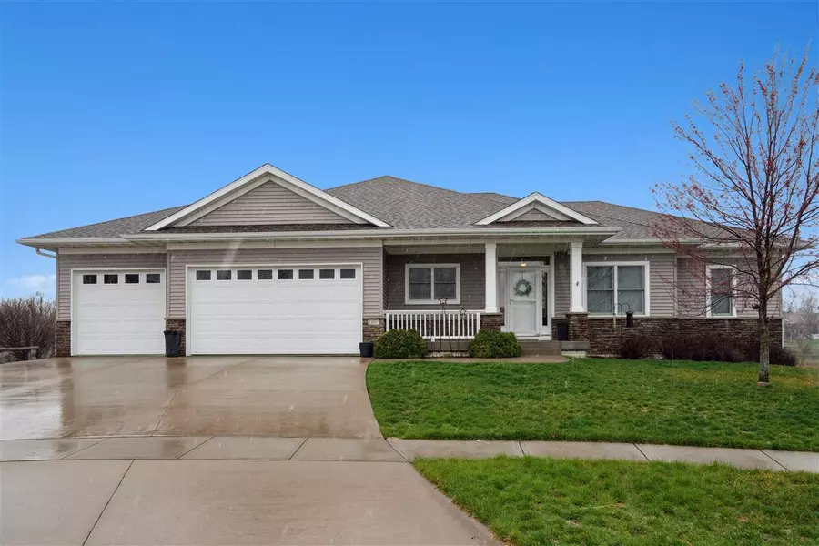 707 Ground Plum Circle, Solon, IA 52333