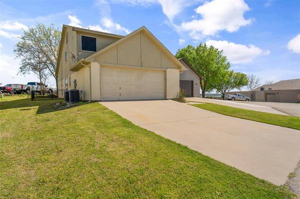 4515 Overlook Court, Granbury, TX 76049