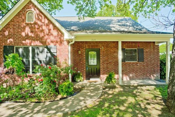 1315 Franklin Street, Weatherford, TX 76086