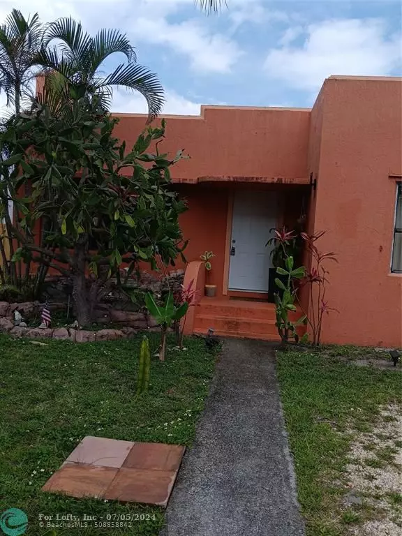 216 SW 5 St.,  Dania Beach,  FL 33004