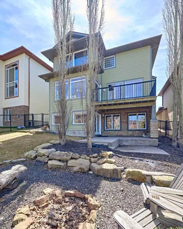 Calgary, AB T3B 5Z6,12 Crestmont WAY SW