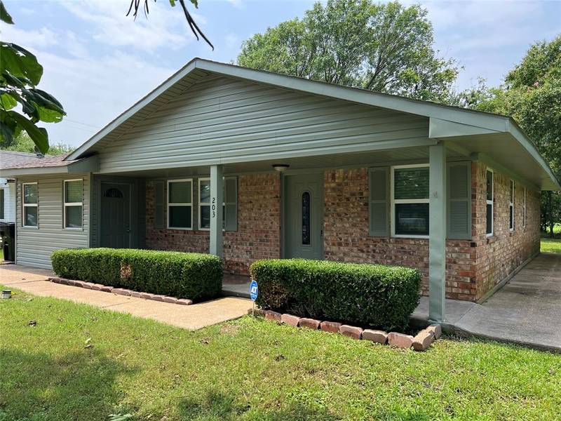 203 N 2nd Street, Crandall, TX 75114