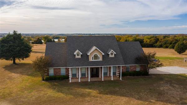 434 Pr 288, Honey Grove, TX 75446