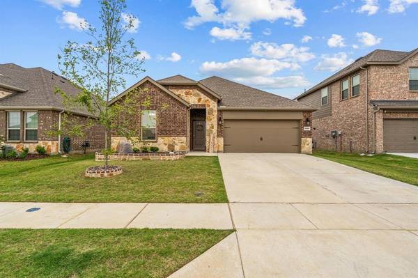 3005 Pondside Lane, Aubrey, TX 76227