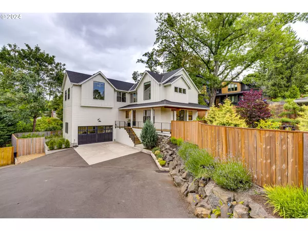 Portland, OR 97219,933 SW MAPLECREST CT