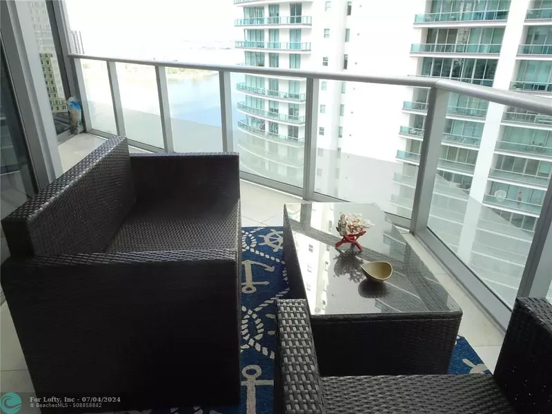 1300 Brickell Bay Dr  #1809, Miami, FL 33131