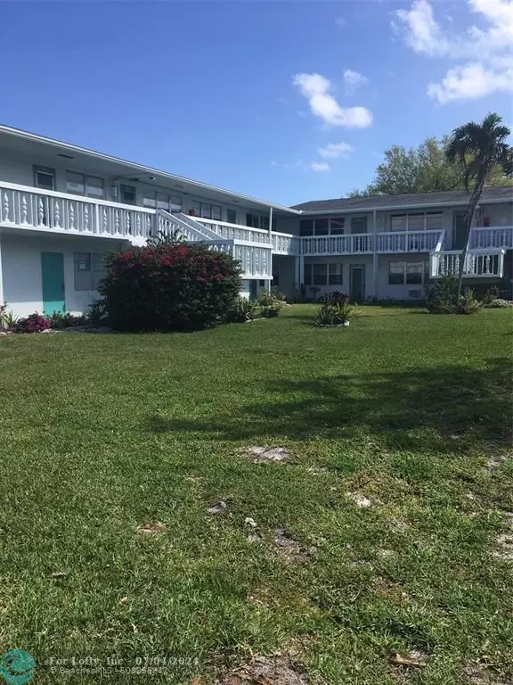 Deerfield Beach, FL 33442,166 Westbury J  #166