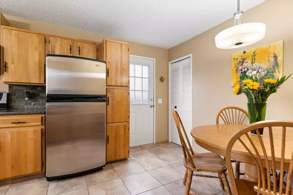 Calgary, AB T2W 3C9,976 Bracewood Rise SW